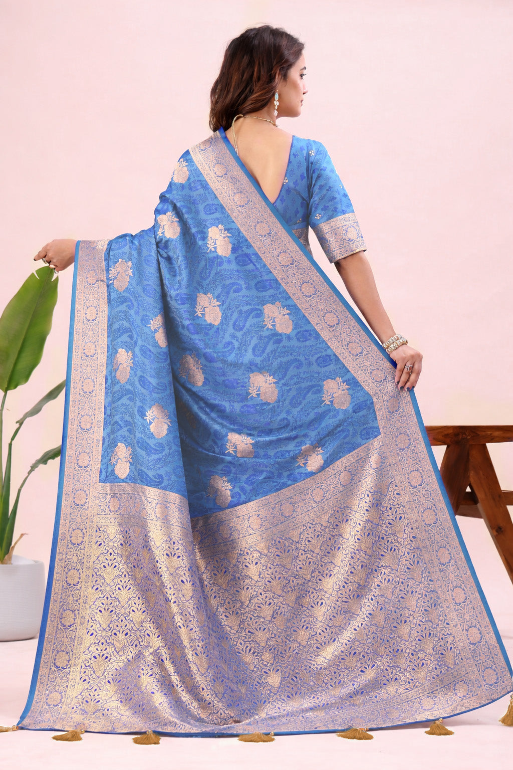Elegant Designer Moss Silk Butti Saree with Matching Unstitched Blouse
