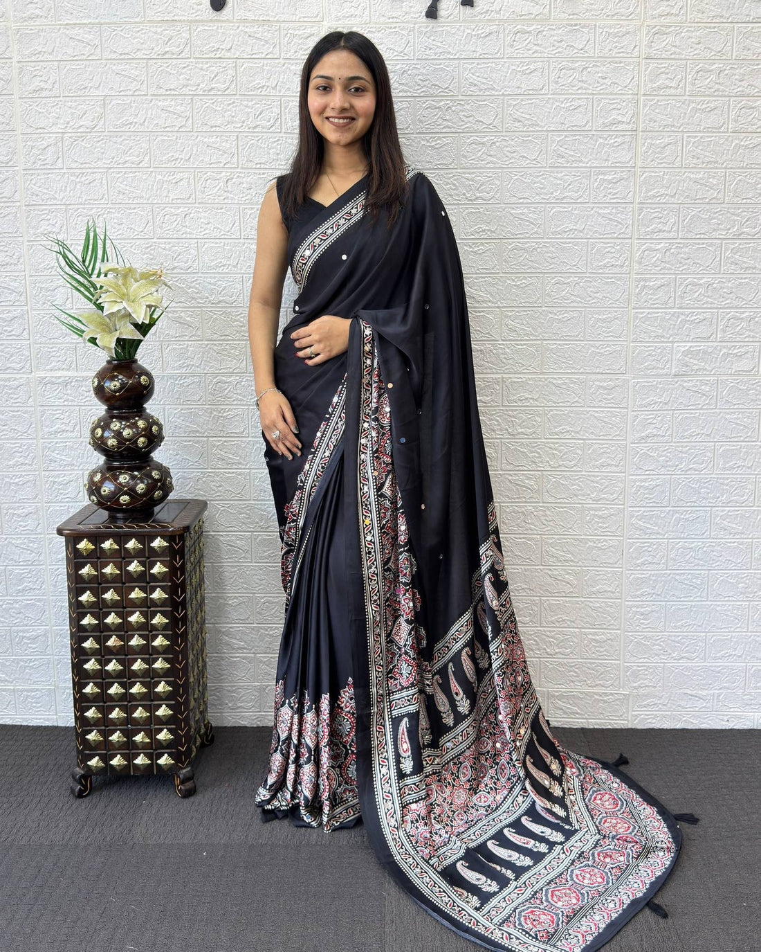 Classic Black Modal Silk Saree with Paisley Designer Pallu, Intricate Floral Border & Traditional Ethnic Print
