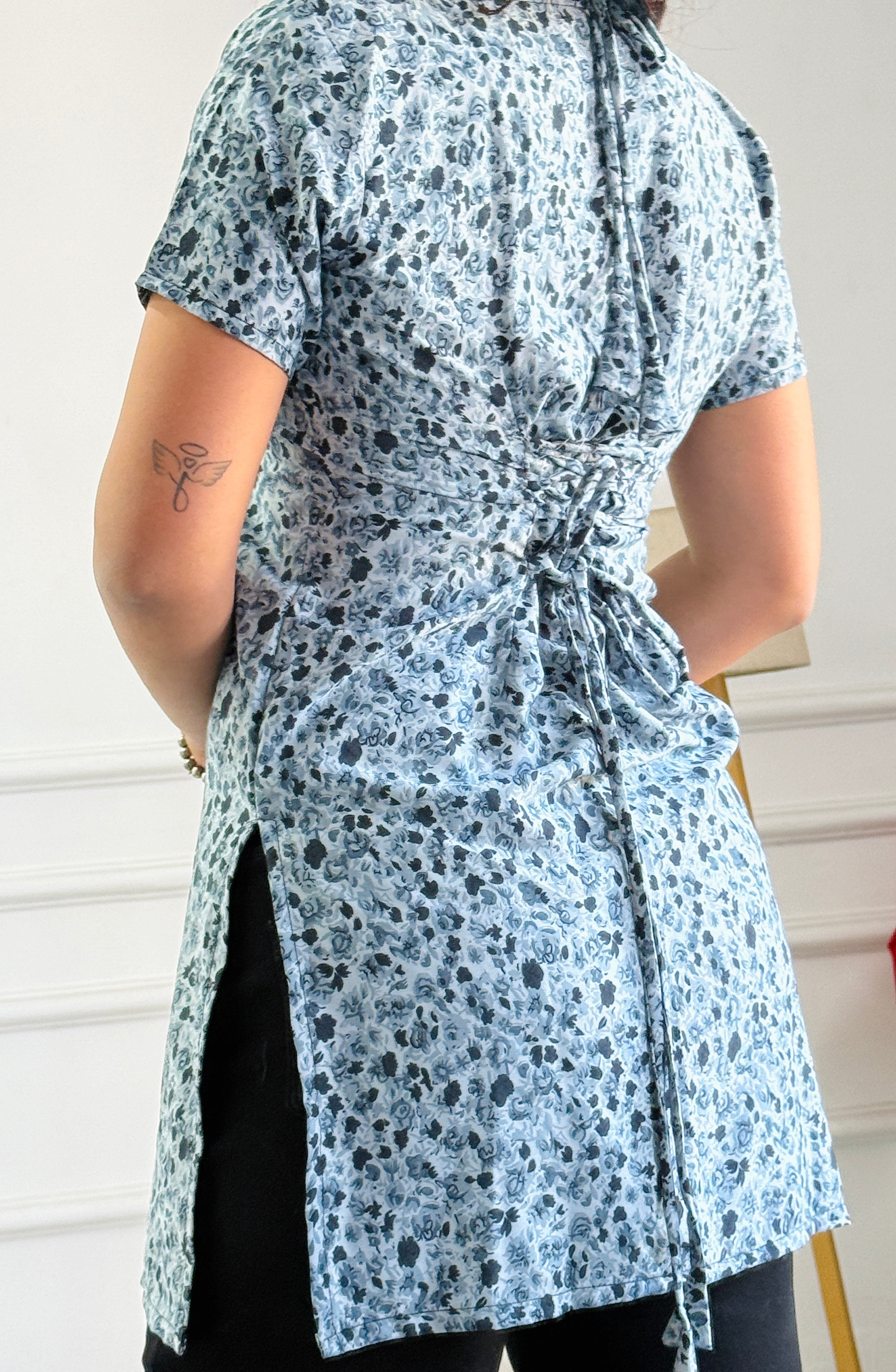 Grey-Blue Ditsy Floral Short Kurta