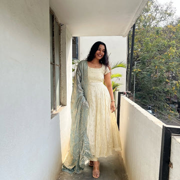 Anarkali Dress with Cream & Light Grey Dupatta – Elegant Women’s Ethnic Wear
