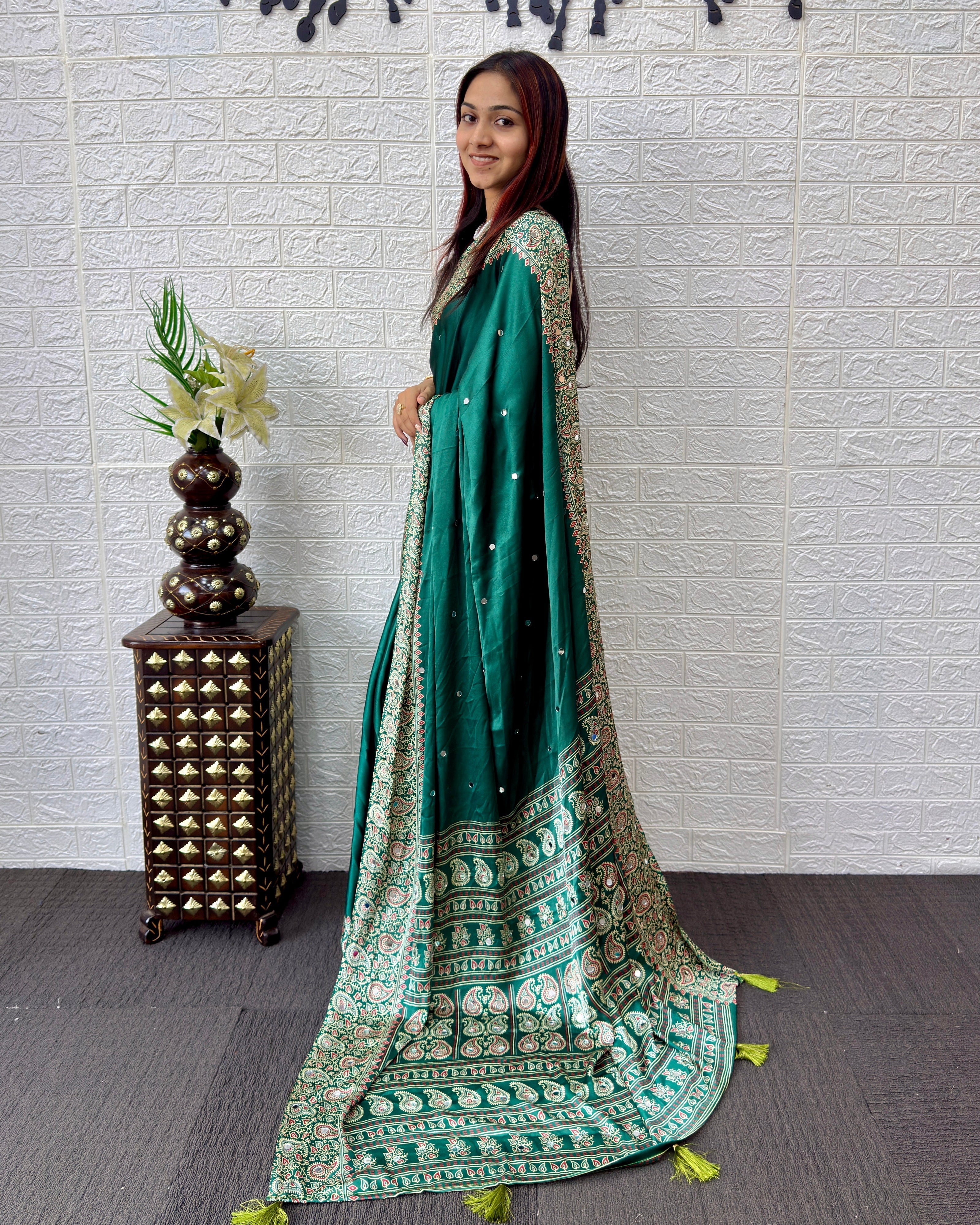 Emerald Green Satin Silk Saree with Kashmiri Paisley Print Pallu & Designer Border | Festive & Wedding Wear Saree