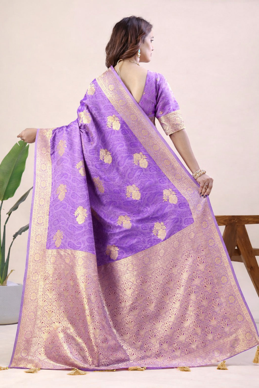 Elegant Designer Moss Silk Butti Saree with Matching Unstitched Blouse