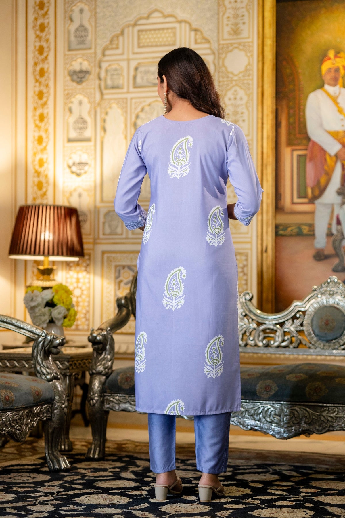 Elegant Lavender Paisley Print Straight Suit Set for Women