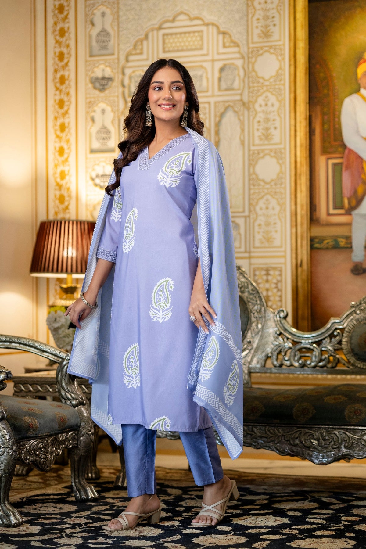 Elegant Lavender Paisley Print Straight Suit Set for Women
