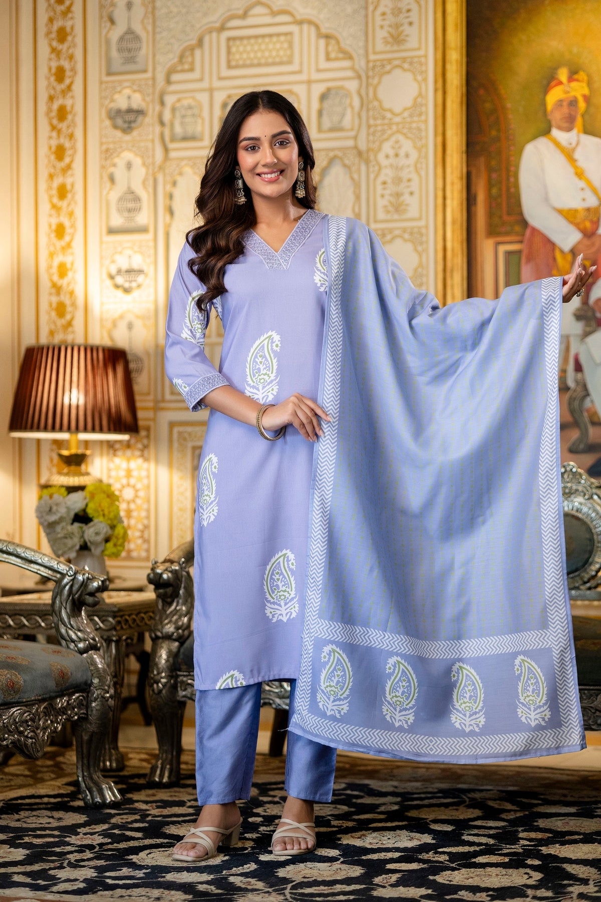 Elegant Lavender Paisley Print Straight Suit Set for Women