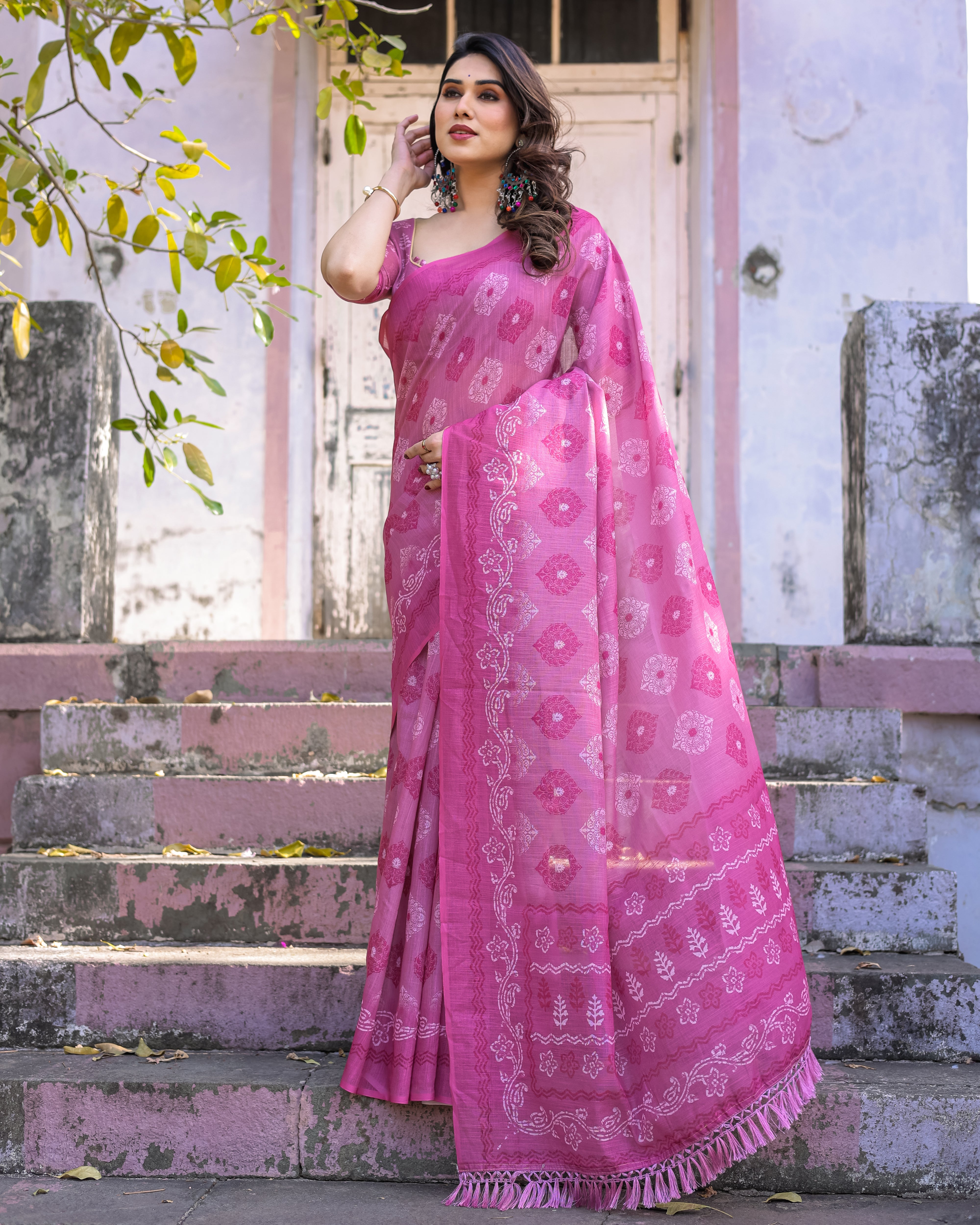 Elegant Multicolor Linen Saree with Traditional Patterns | Lightweight Festive Wear
