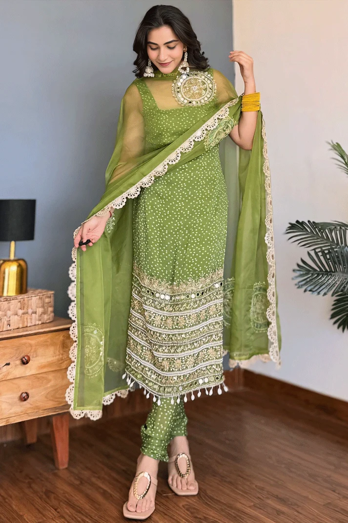Floral Elegance Digital Printed Georgette Top Pant Set With Organza Dupatta
