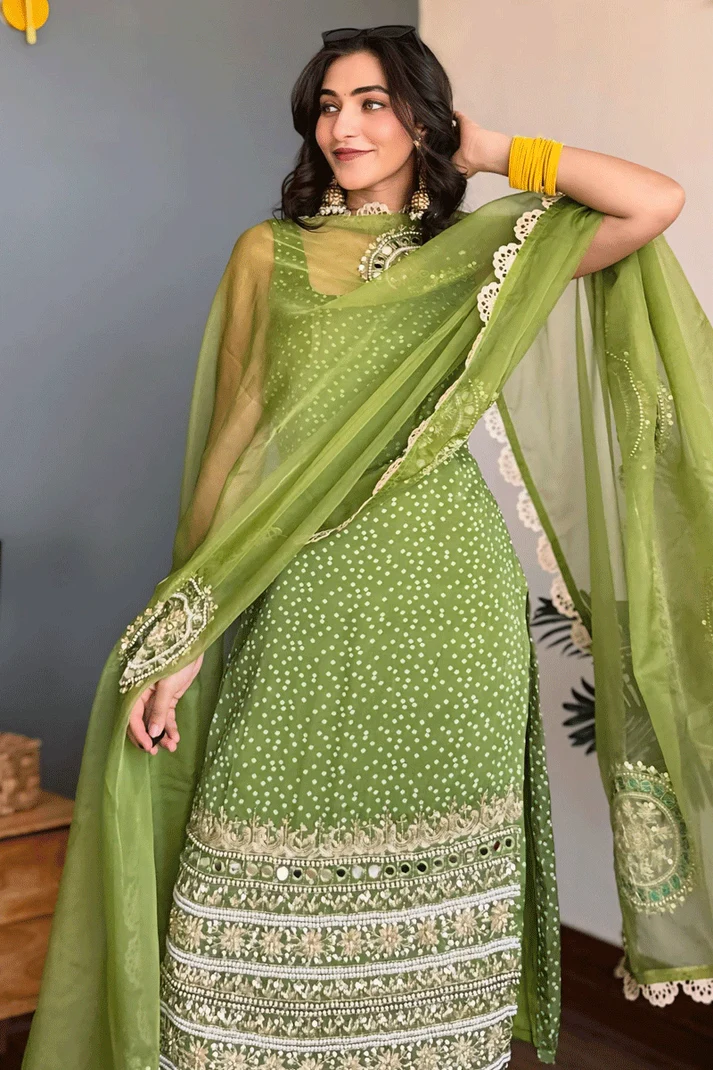 Floral Elegance Digital Printed Georgette Top Pant Set With Organza Dupatta