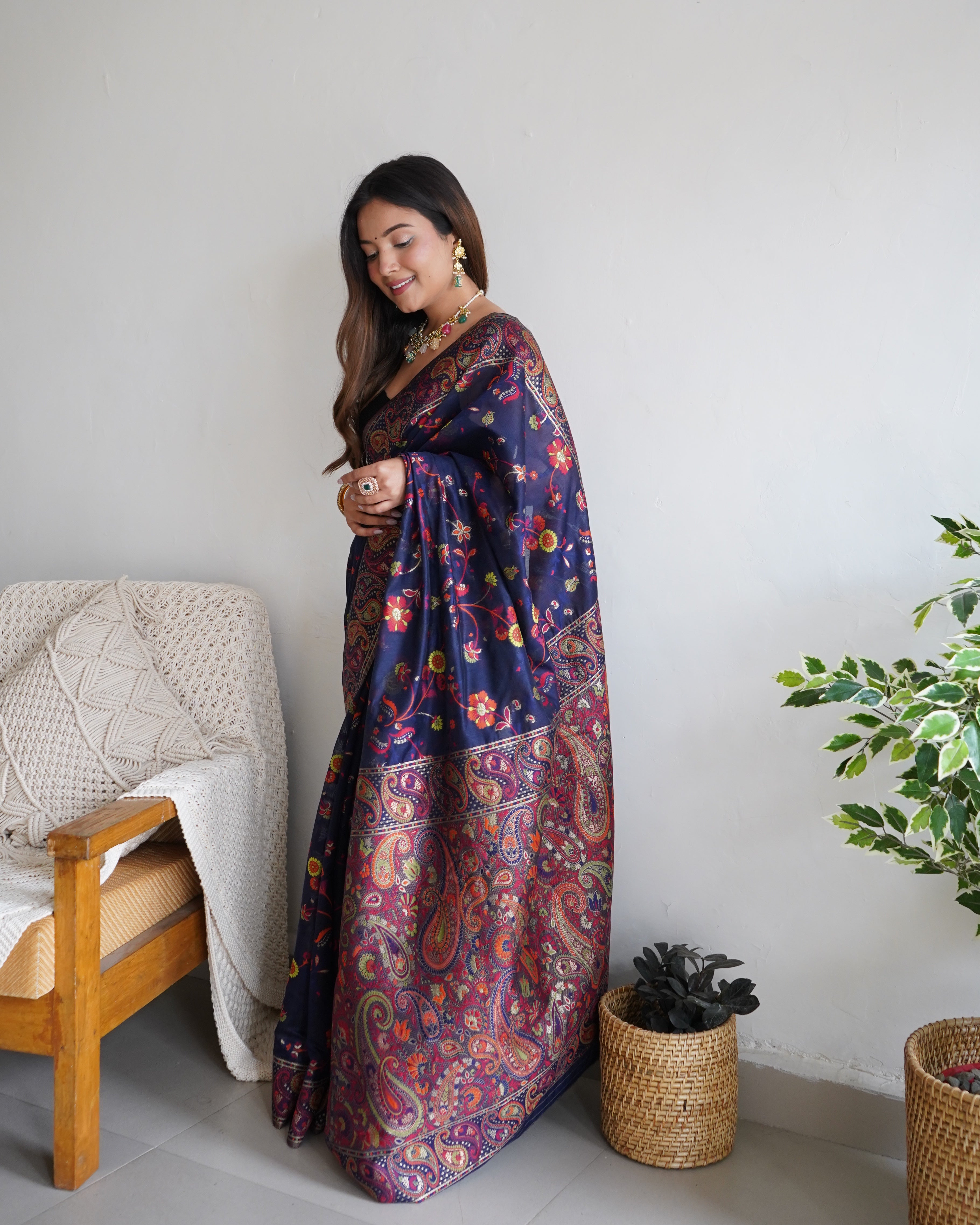 Cotton Kachhi work Multi Thrade Kashmiri Pashmina Saree