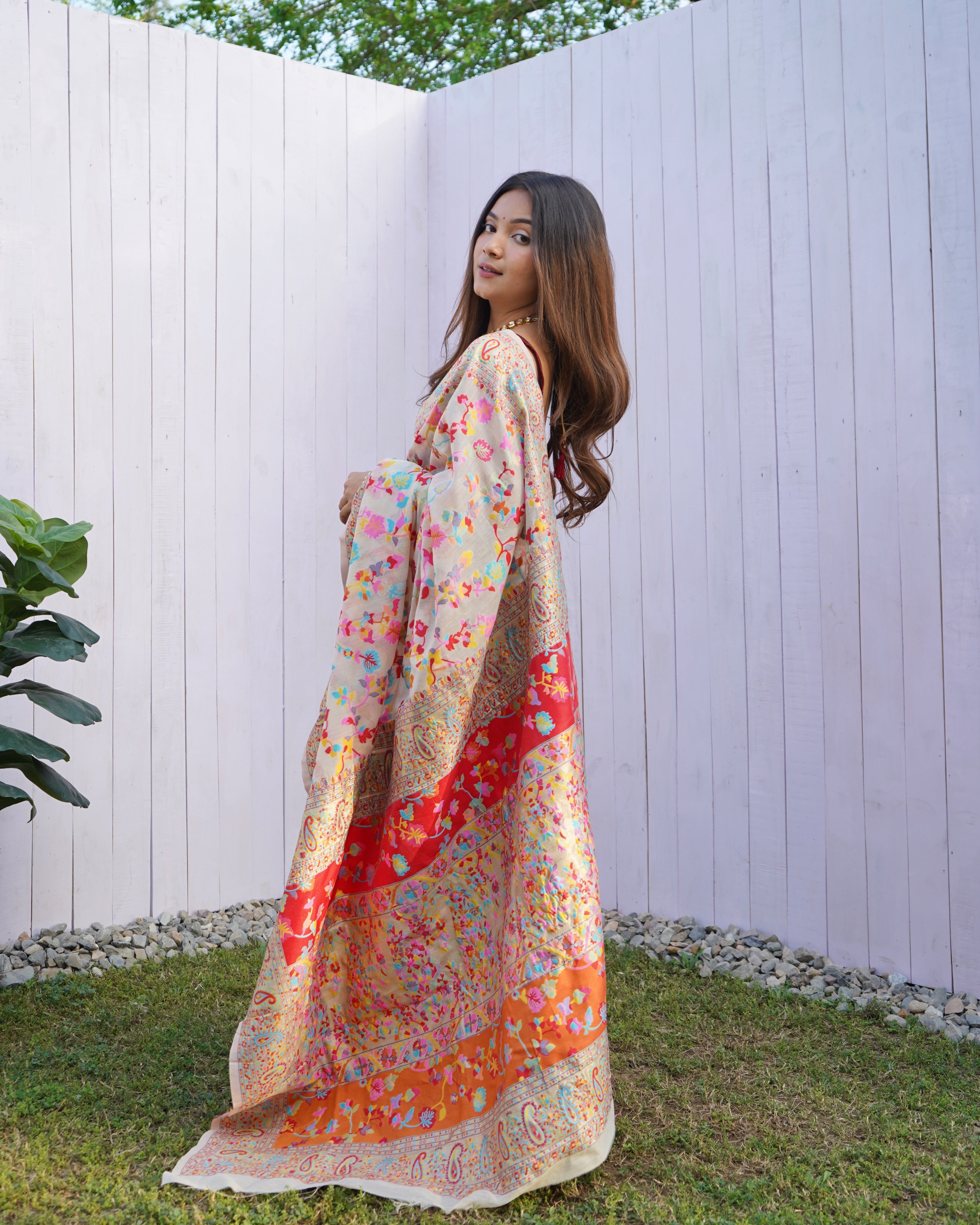 Kashmiri Pashmina Cotton Kachhi Work Multi Thrade Saree