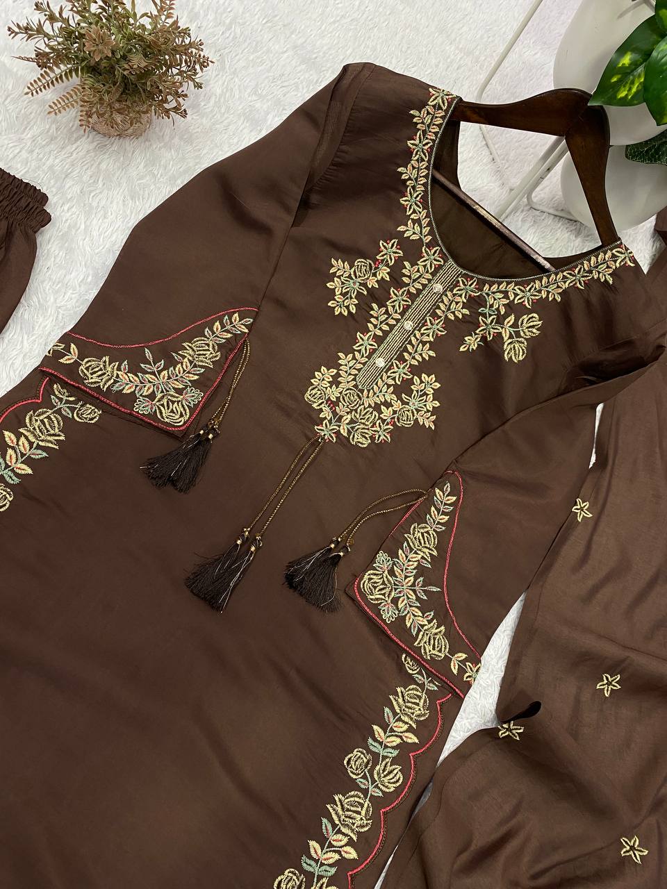 Elegant Designer Three-Piece Ethnic Suit Set with Intricate Neckline Embroidery