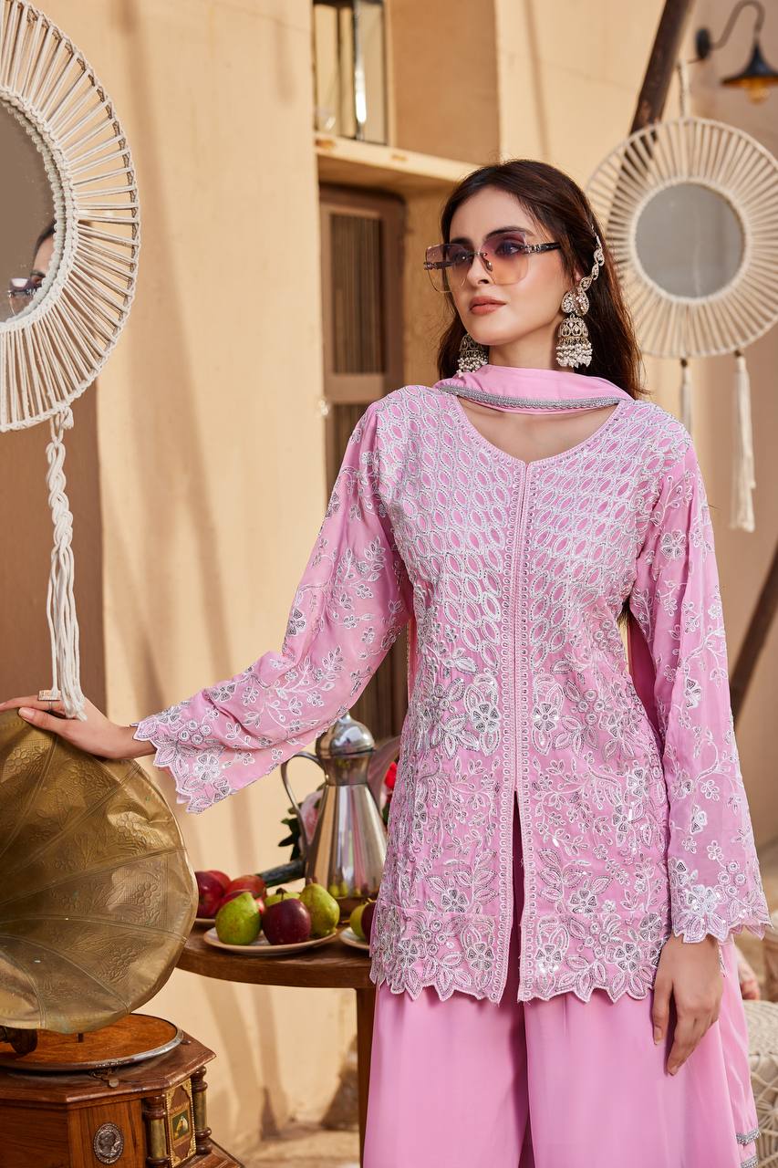 A perfect blend of elegance, glamour and contemporary ethnic style